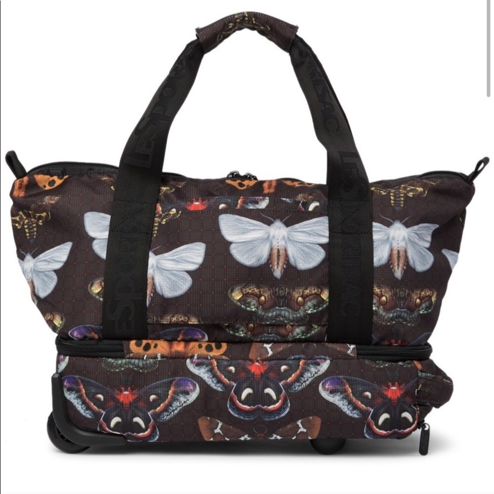 ISO DO NOT BUY!!!  In search of Lesportsac Dakota